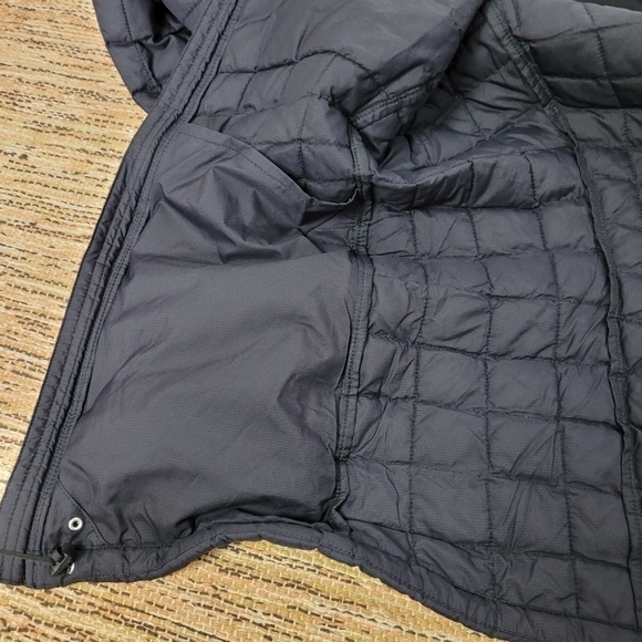 The North Face Thermoball Light Puffer Jacket - Picture 8 of 16